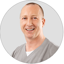 Zahnarzt Sandro Tsouloukidse