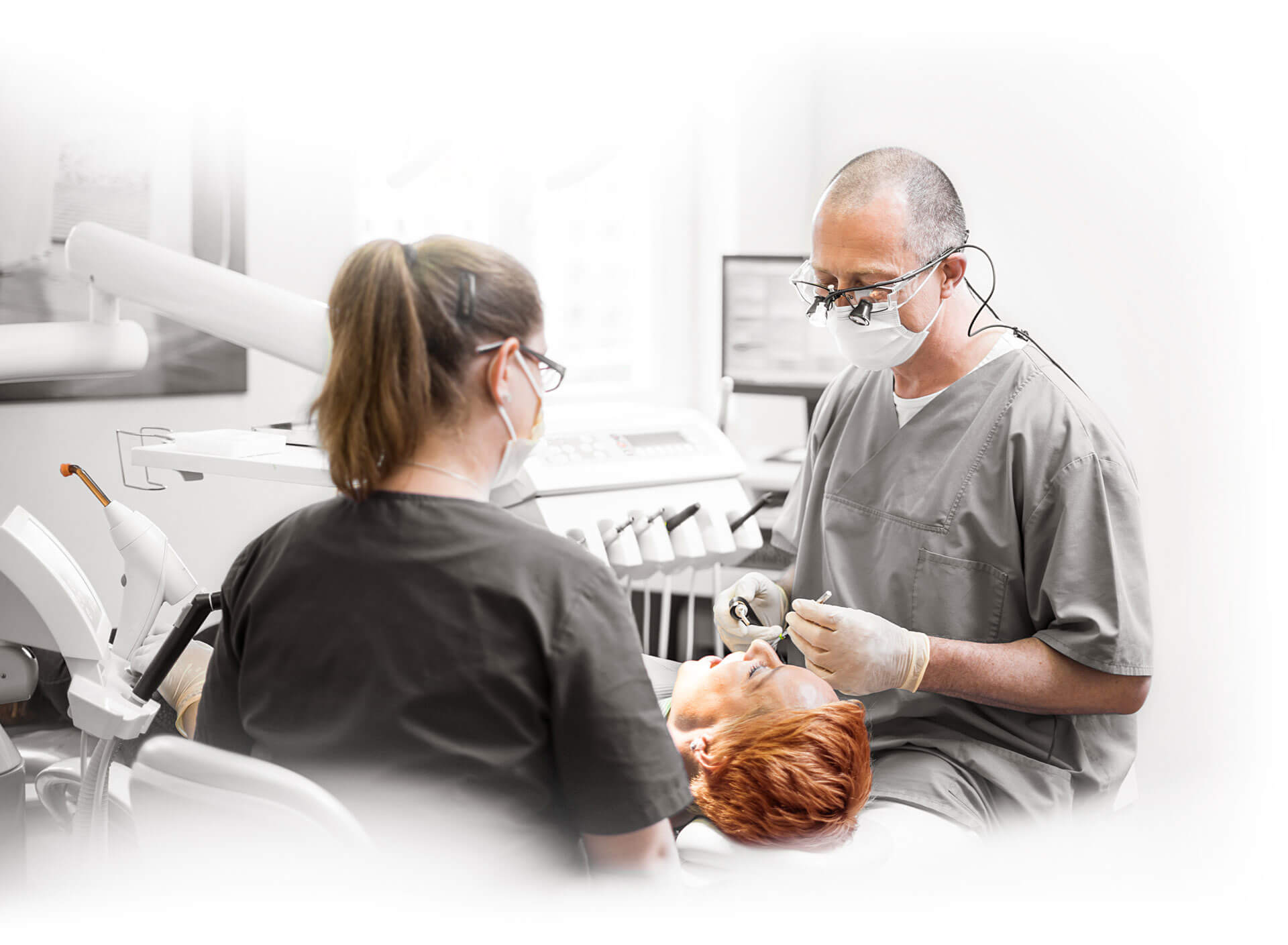 Implantologie: OP mit Dr. med. dent. Sandro Tsouloukidse